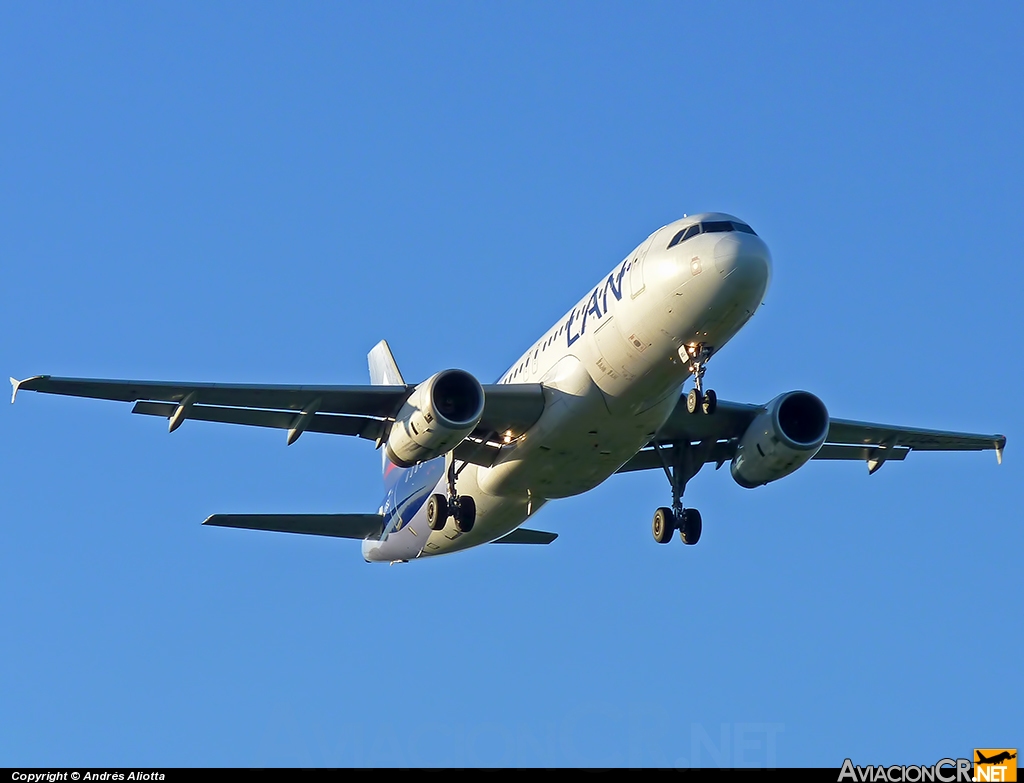 LV-BSJ - Airbus A320-233 - LAN Argentina