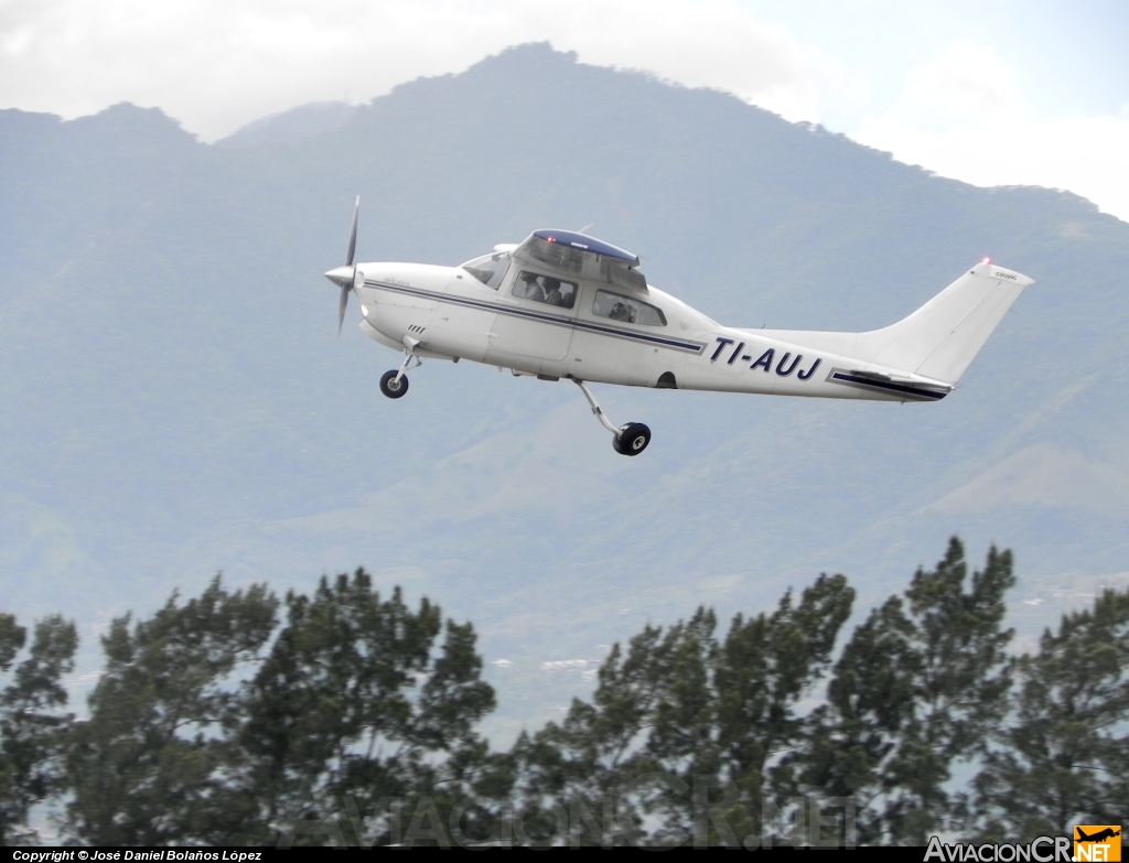 TI-AUJ - Cessna T210M Centurion II - Privado