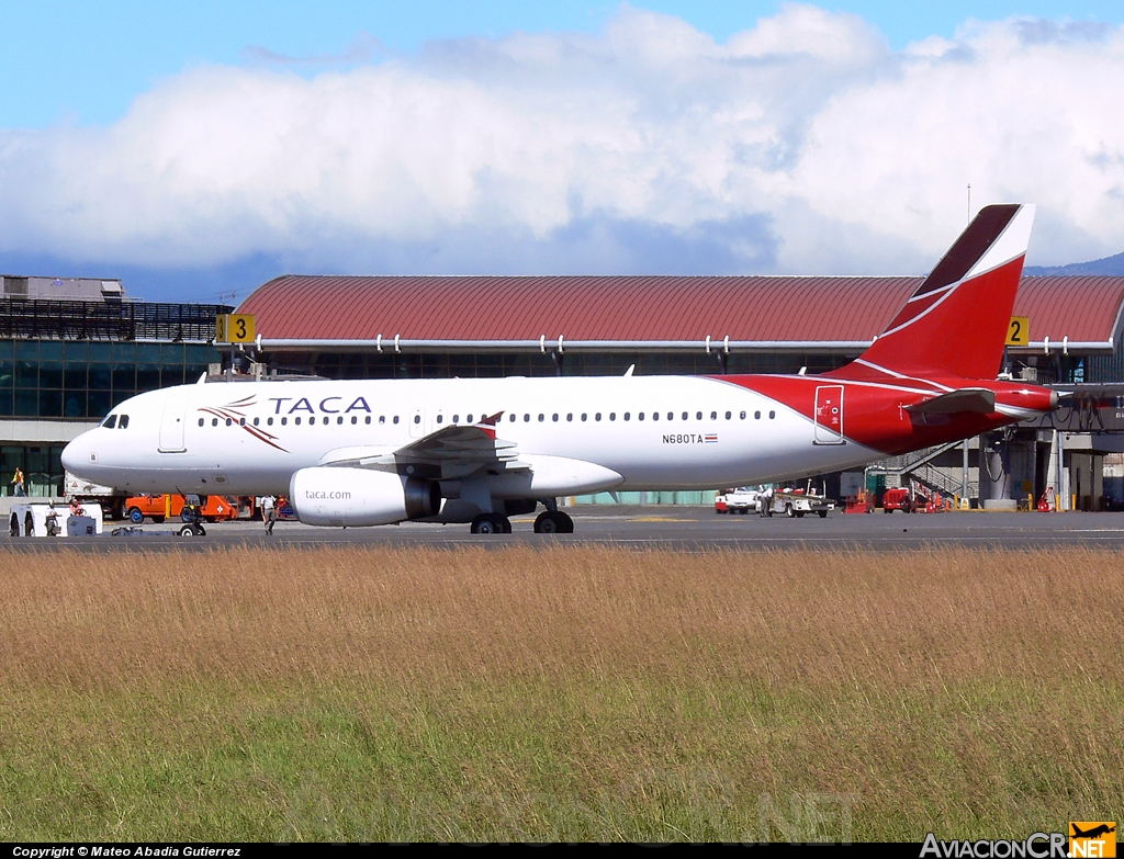 N680TA - Airbus A320-233 - TACA