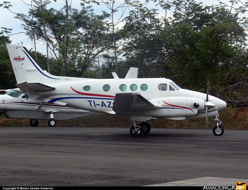 TI-AZO - Beechcraft King Air E90 - Aerobell