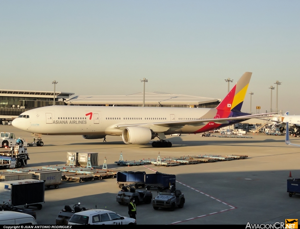 HL-7500 - Boeing 777-28E/ER - Asiana