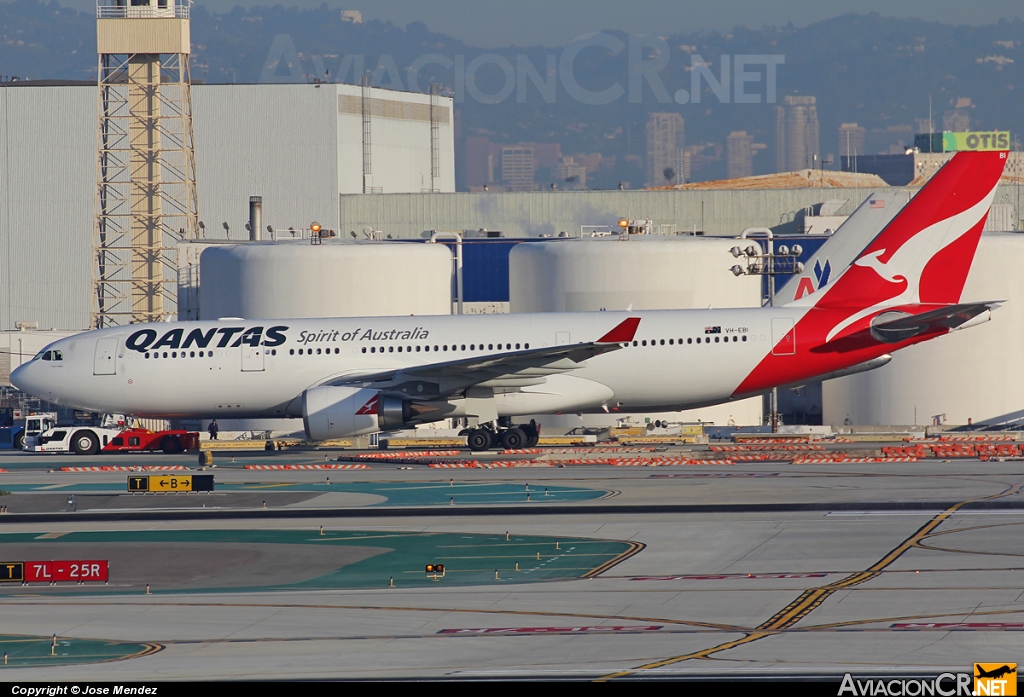VH-EBI - Airbus A330-202 - Qantas