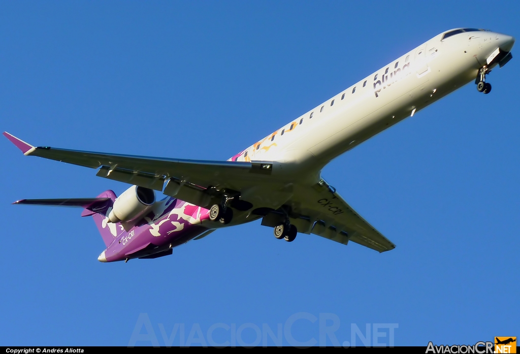 CX-CRI - Canadair CL-600-2D24 Regional Jet CRJ-900 - Pluna Uruguay