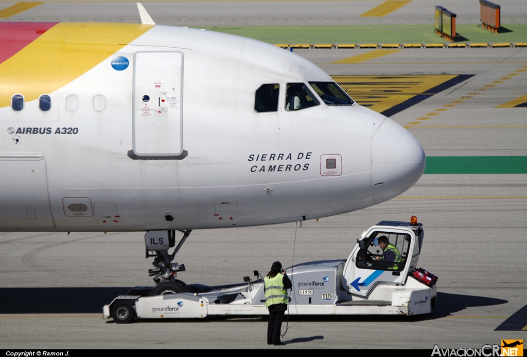 EC-ILS - Airbus A320-214 - Iberia