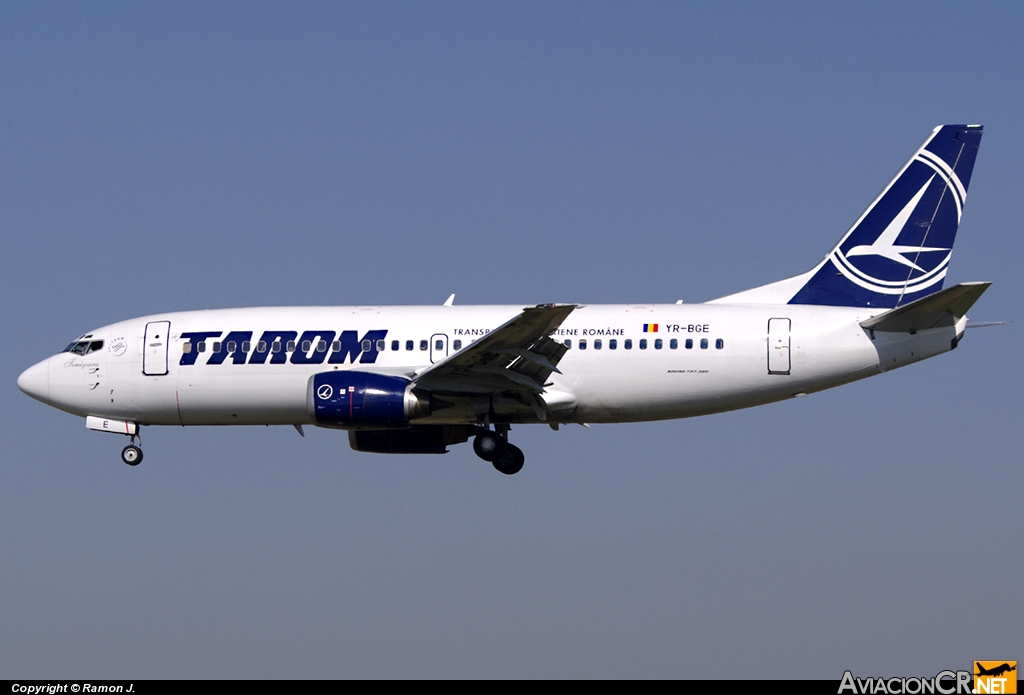 YR-BGE - Boeing 737-38J - TAROM
