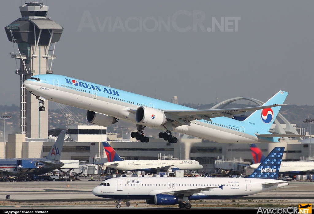 HL8209 - Boeing 777-3B5 - Korean Air