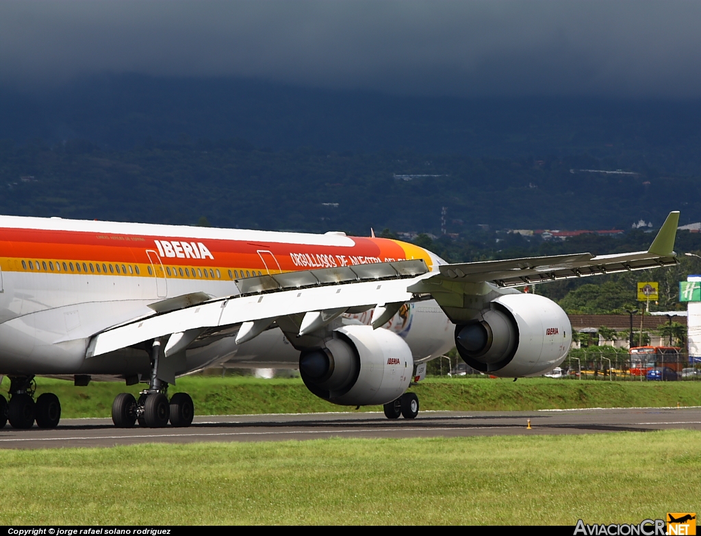 EC-LEV - Airbus A340-642 - Iberia