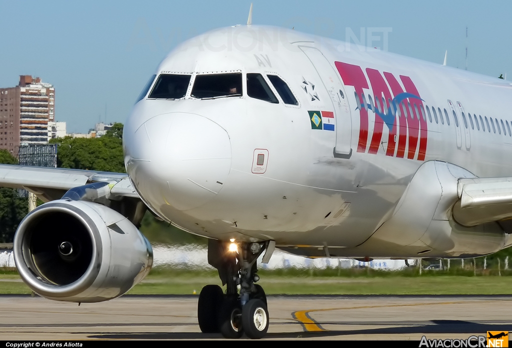 PR-MAV - Airbus A320-232 - TAM