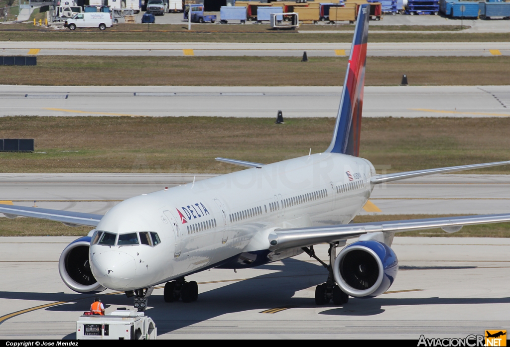 N582NW - Boeing 757-351 - Delta Air Lines