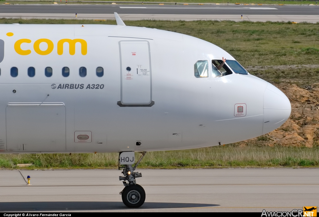 EC-HQJ - Airbus A320-214 - Vueling