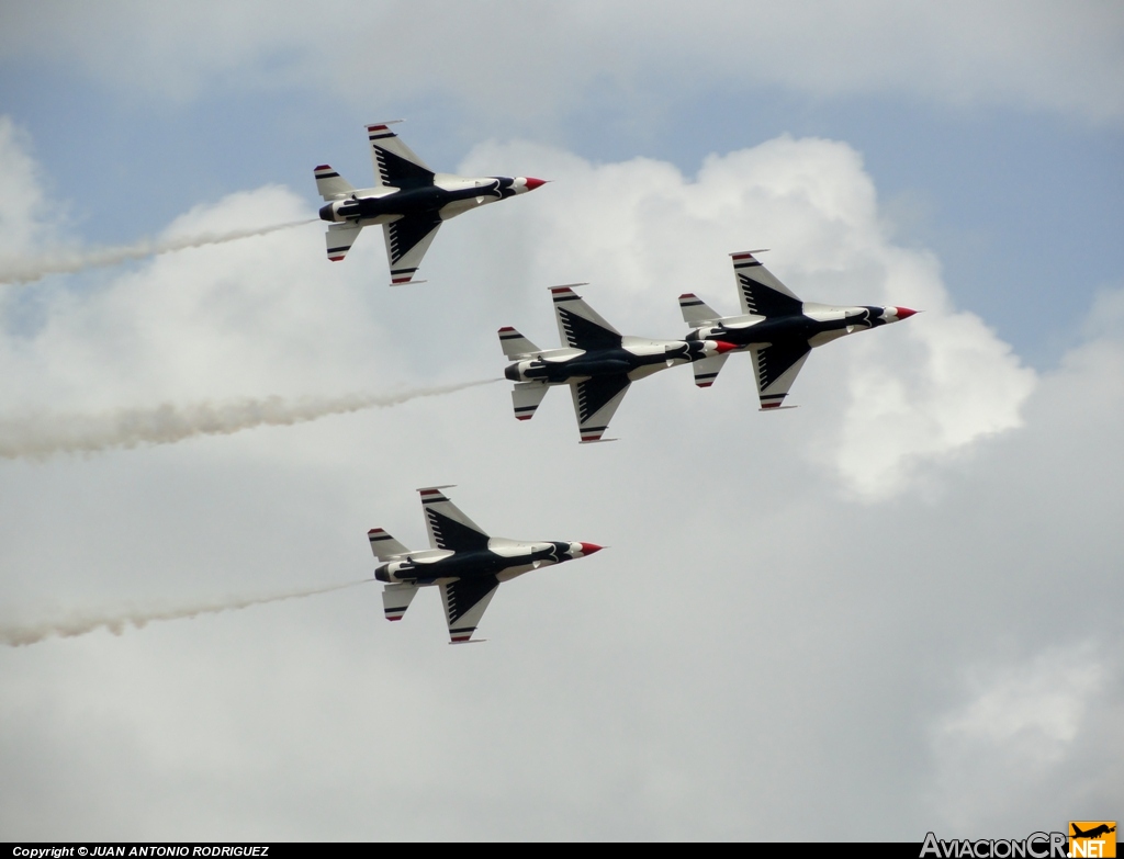 92-3880 / - General Dynamics F-16CJ Fighting Falcon - USAF Thunderbirds