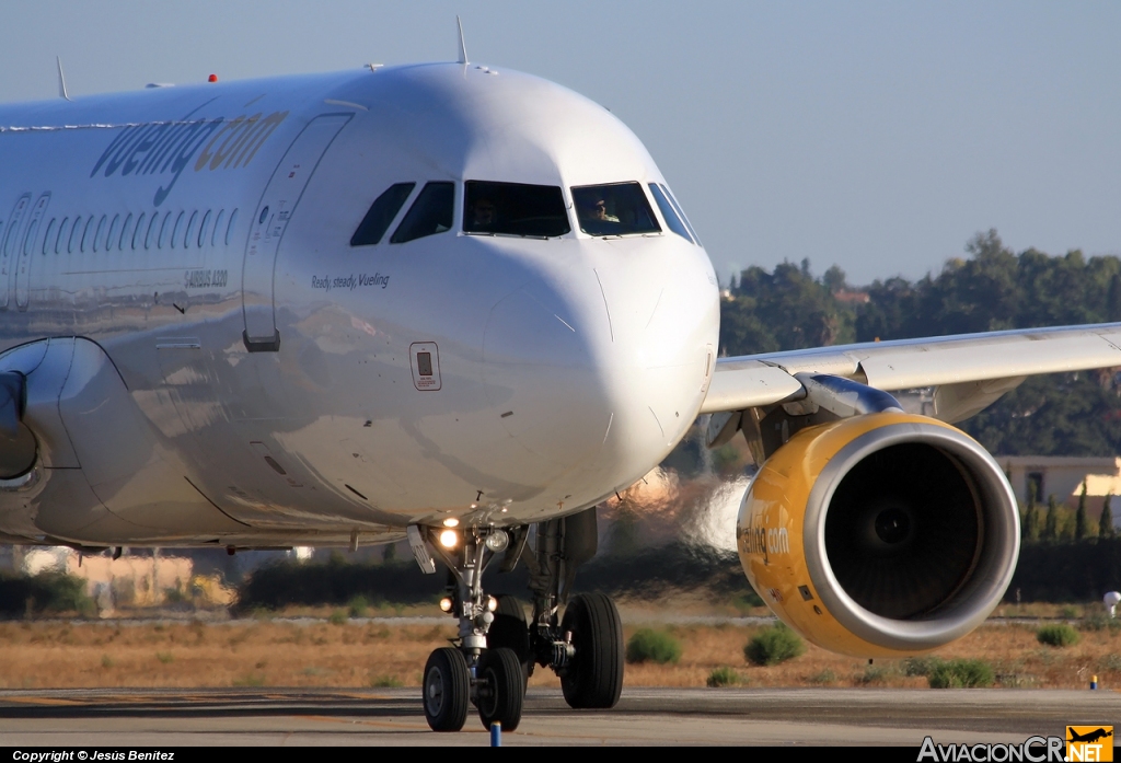 EC-KDT - Airbus A320-216 - Vueling