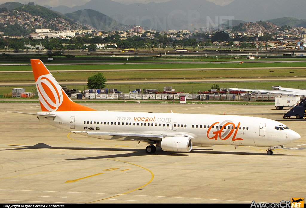 PR-GIW - Boeing 737-86N - Gol Transportes Aereos