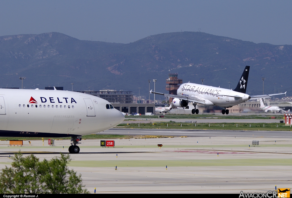 EC-ILH - Airbus A320-232 - Spanair