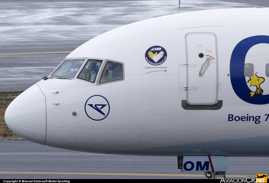 D-ABOM - Boeing 757-330 - Condor