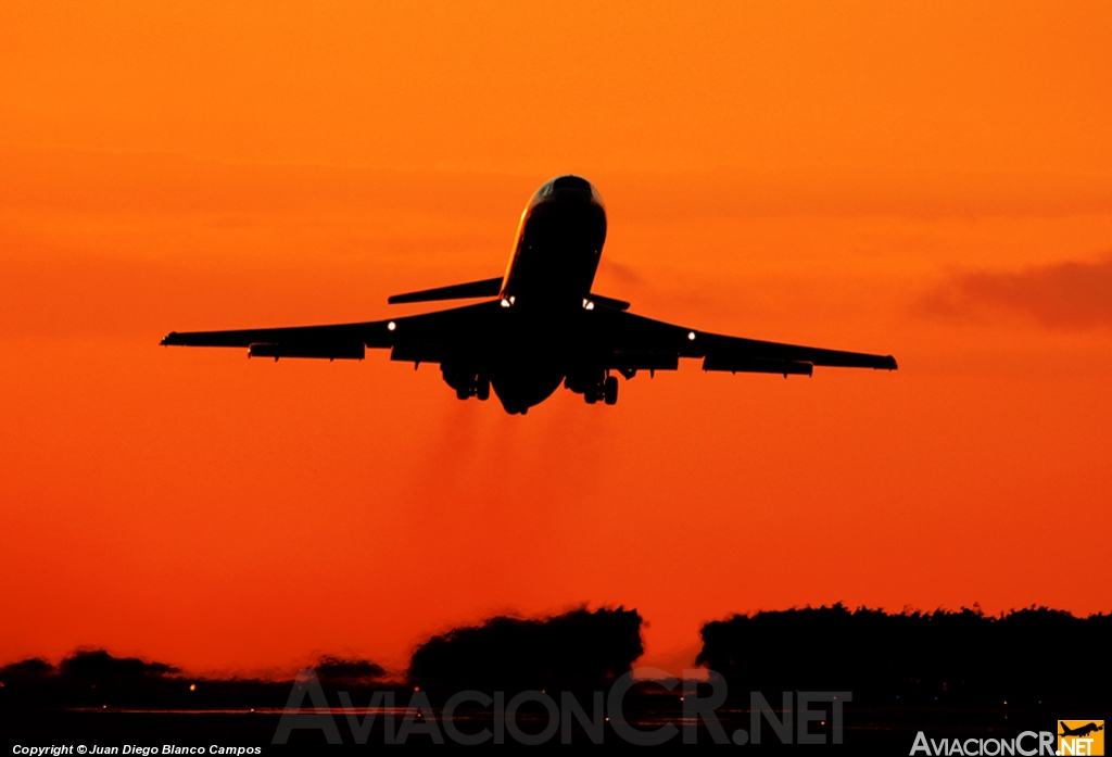 HK-4637 - Boeing 727-2S2F/Adv(RE) Super 27 - Lineas Aereas Suramericanas