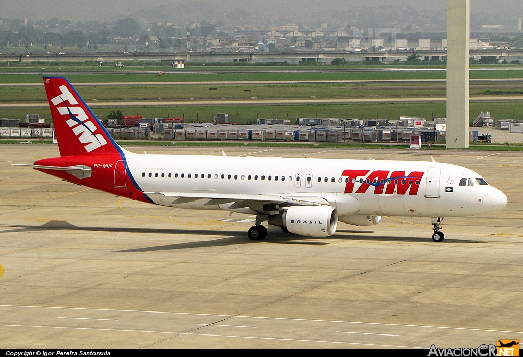 PR-MHF - Airbus A320-214 - TAM