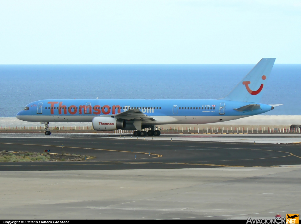 G-BYAL - Boeing 757-204 - Thomsonfly