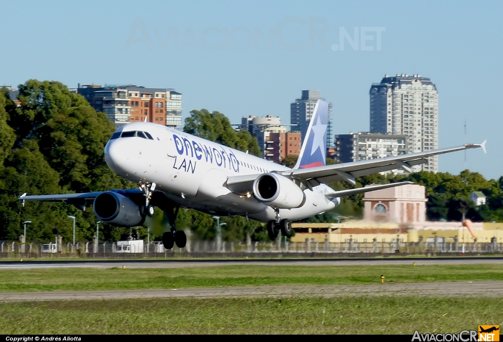 LV-BFO - Airbus A320-233 - LAN Argentina