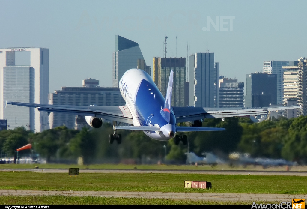 LV-BSJ - Airbus A320-233 - LAN Argentina