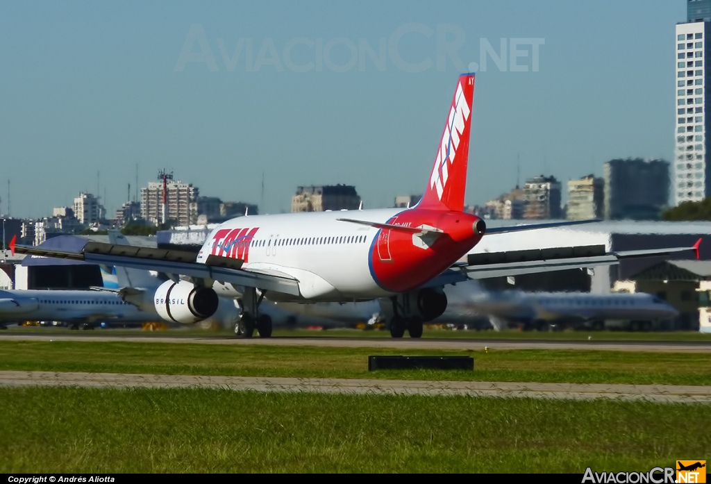 PR-MAY - Airbus A320-232 - TAM