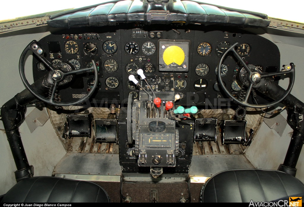 N760 - Douglas DC-3-362 - Spirit of Seventy Six