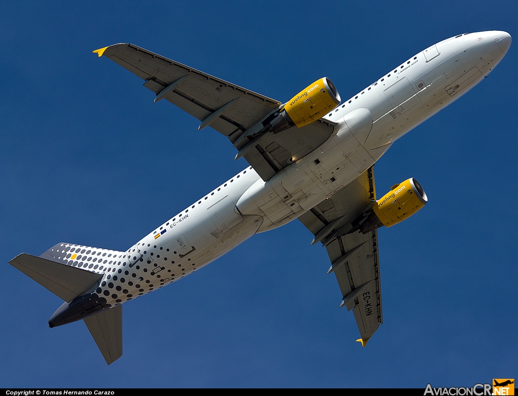 EC-KHN - Airbus A320-216 - Vueling