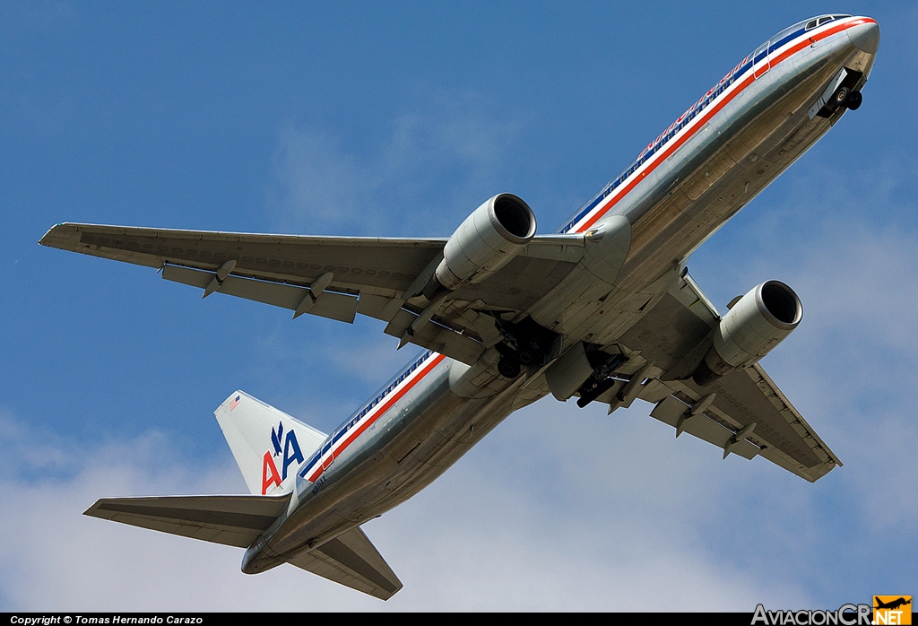 N371AA - Boeing 767-323/ER - American Airlines