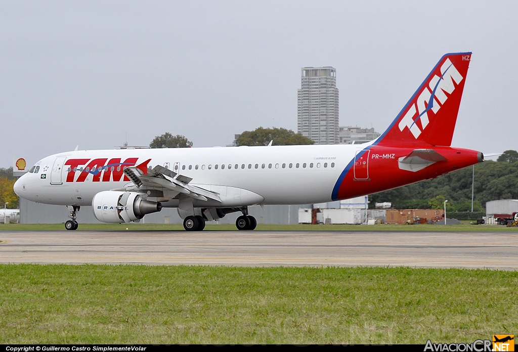 PR-MHZ - Airbus A320-214 - TAM