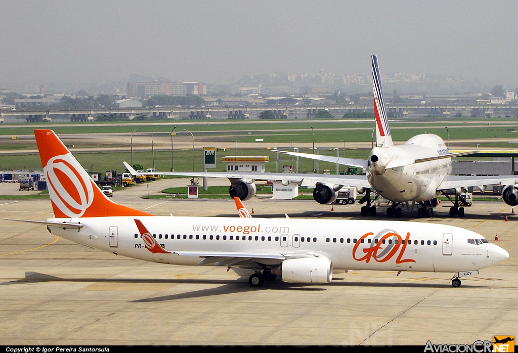 PR-GGY - Boeing 737-8EH - Gol Transportes Aereos