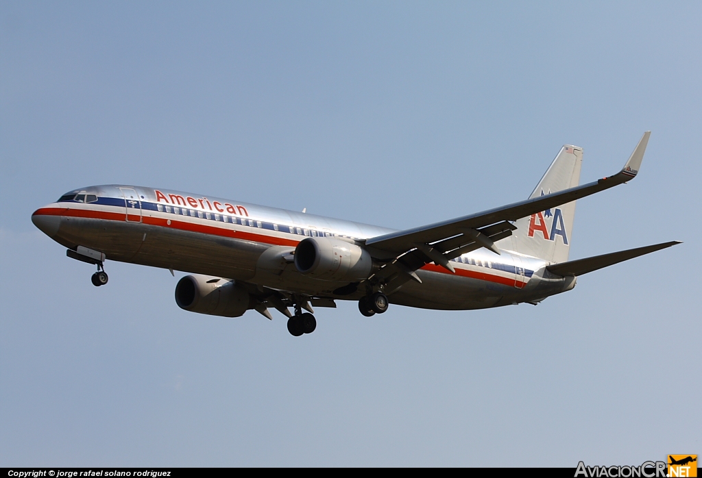 N913AN - Boeing 737-823 - American Airlines