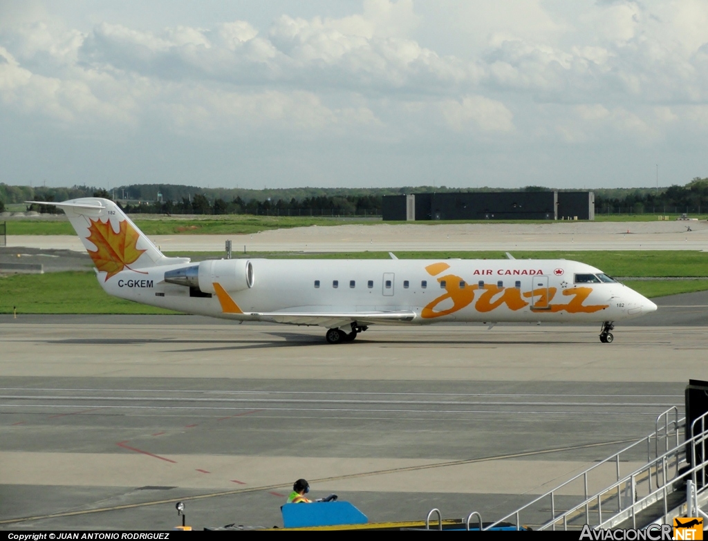 C-GKEM - Canadair CL-600-2B19 Regional Jet CRJ-200ER - Air Canada Jazz
