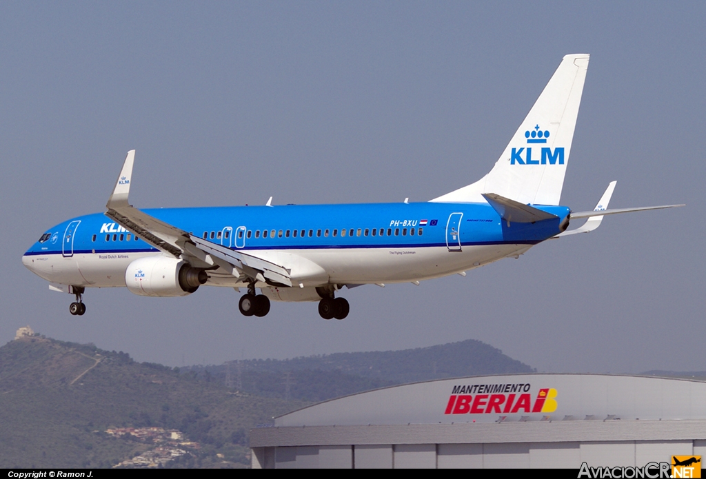 PH-BXU - Boeing 737-8BK - KLM - Royal Dutch Airlines