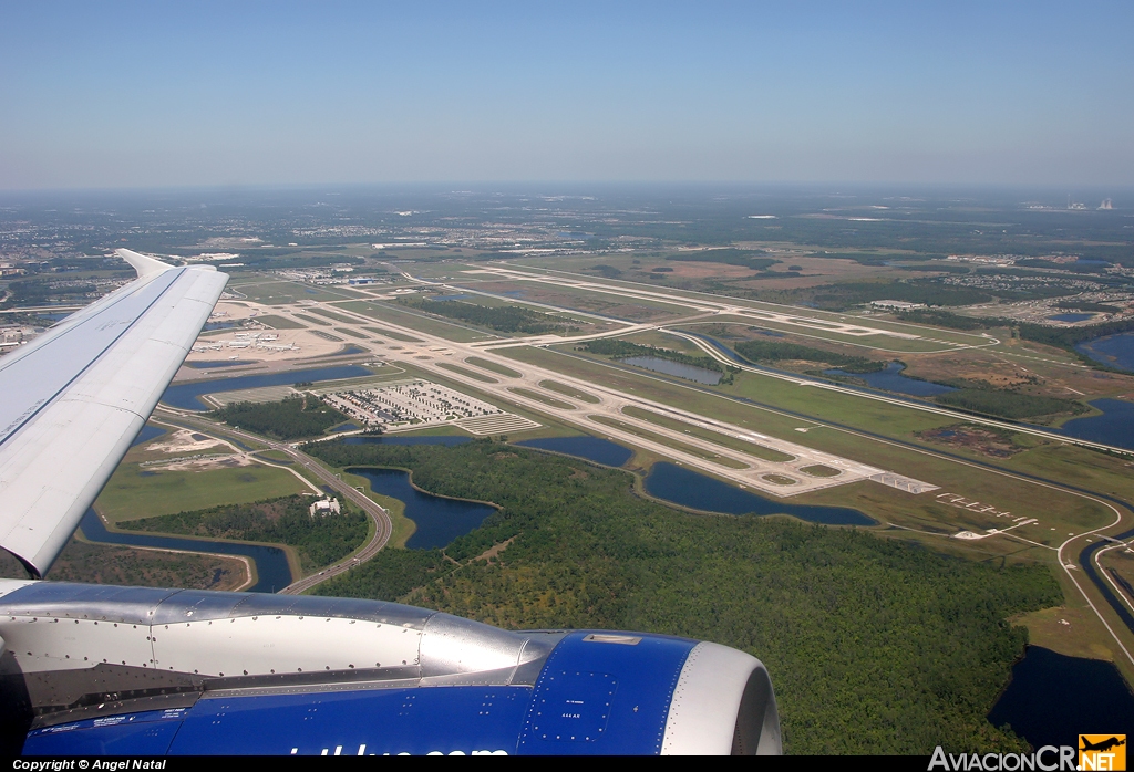 KMCO - Pista de aterrizaje - Aeropuerto