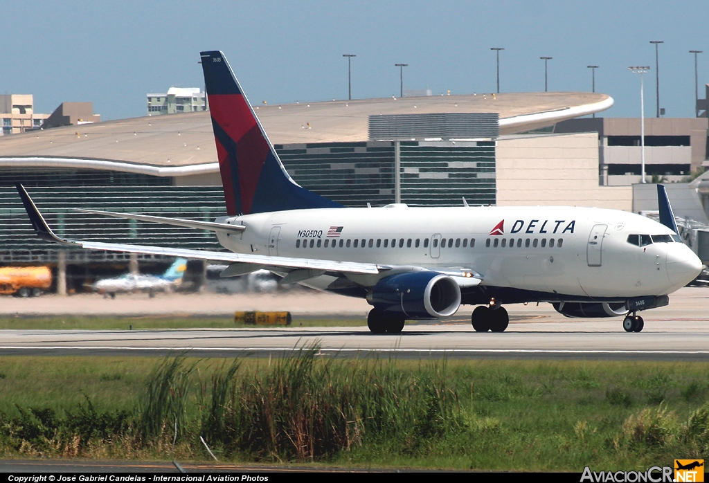 N305DQ - Boeing 737-732 - Delta Air Lines