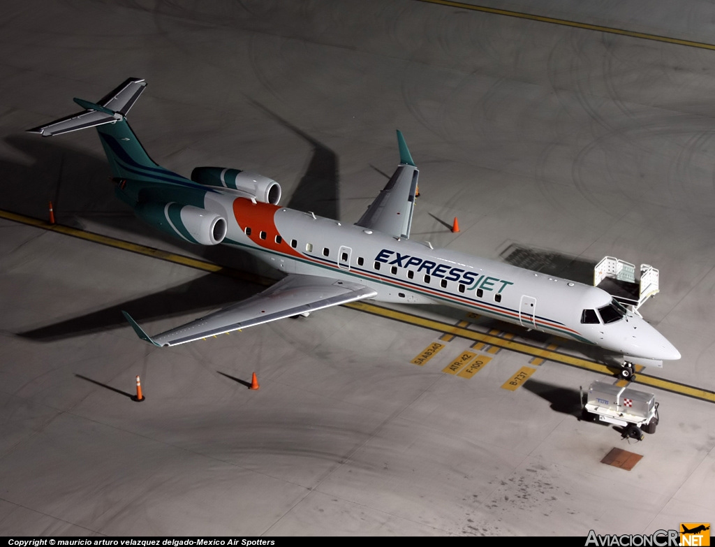 N12195 - Embraer EMB-145XR (ERJ-145XR) - Expressjet