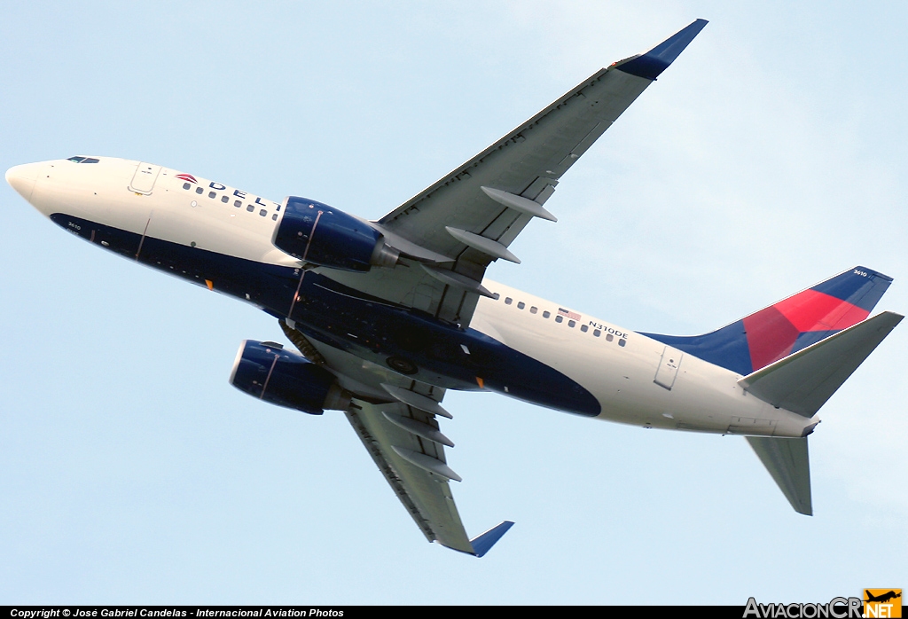 N310DE - Boeing 737-732 - Delta Airlines