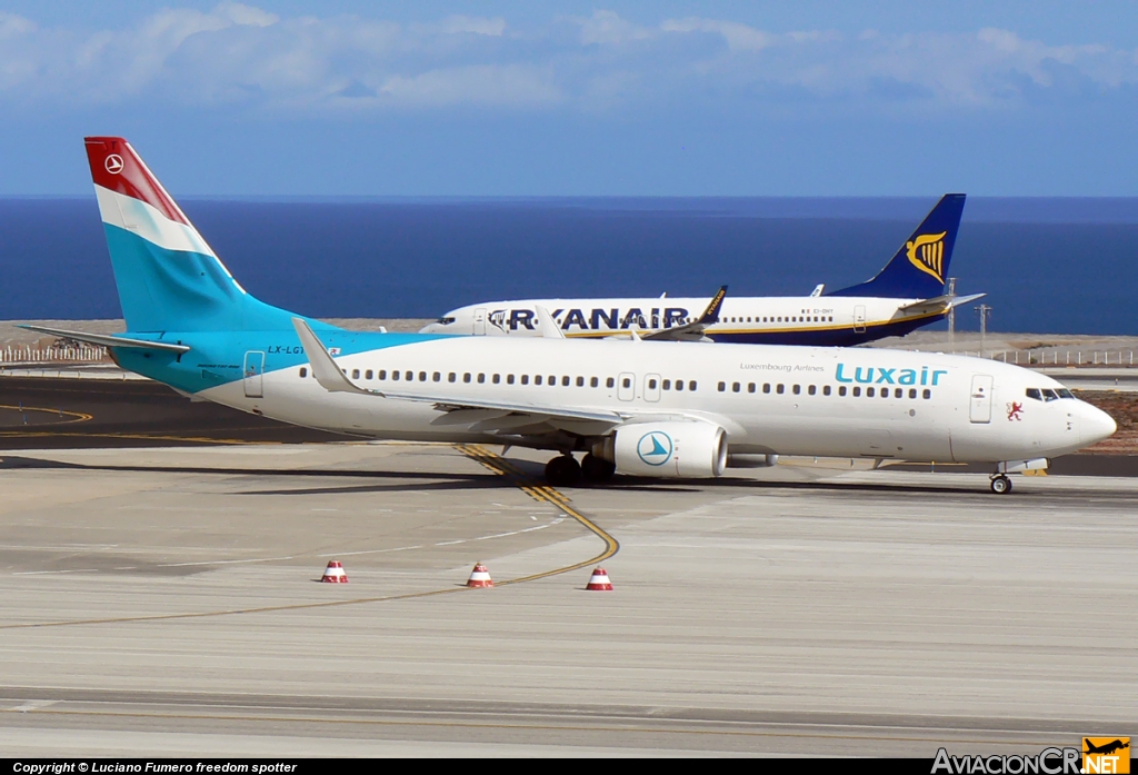 LX-LGT - Boeing 737-8K5 - LUXAIR