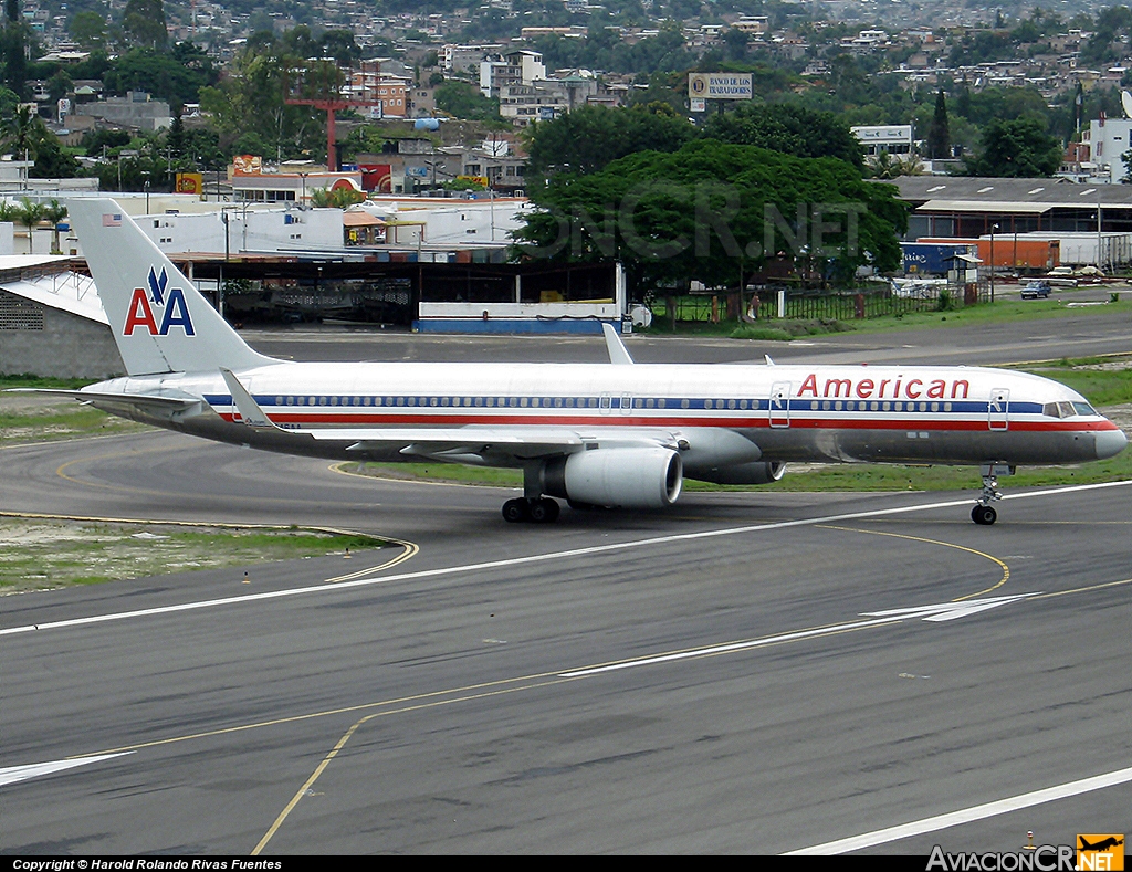 N646AA - Boeing 757-223 - American Airlines