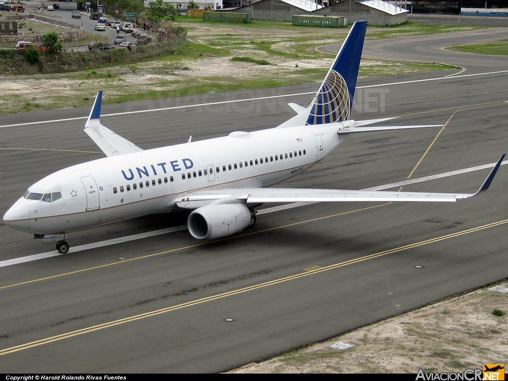 N54711 - Boeing 737-724 - United Airlines