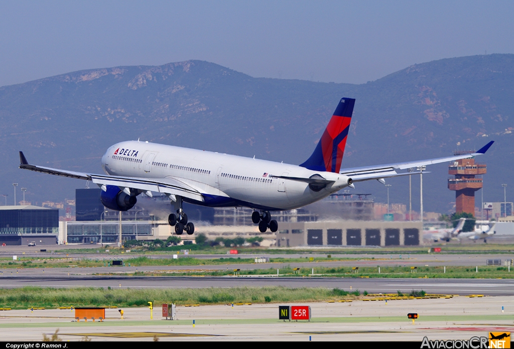 N812NW - Airbus A330-323X - Delta Airlines