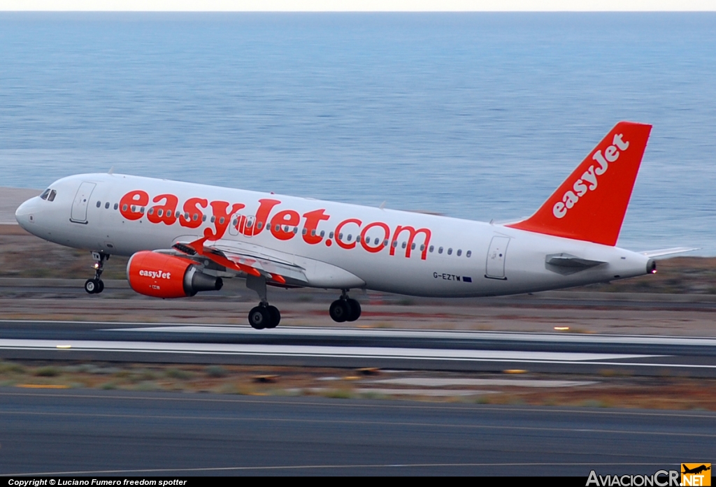 G-EZTW - Airbus A320-214 - EasyJet Airlines