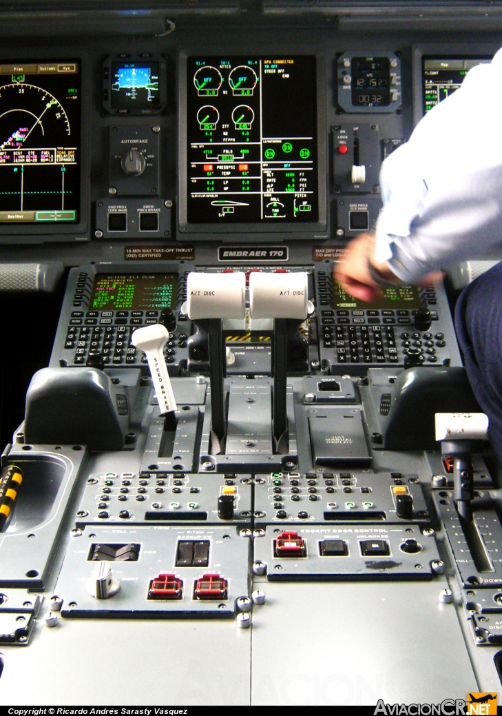 HK-4529 - Embraer ERJ-170-100SL - Satena