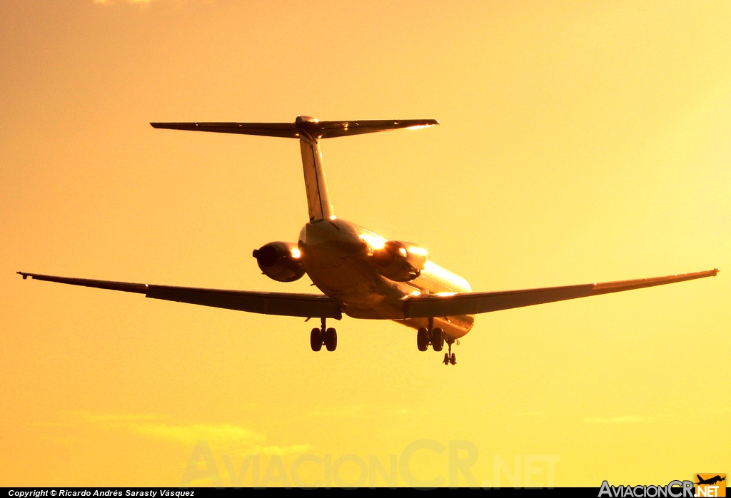 LV-WGN - McDonnell Douglas MD-83 (DC-9-83) - Austral Líneas Aéreas