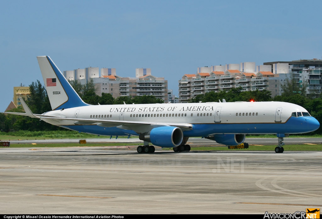 99-0004 - Boeing C-32A - USAF - Fuerza Aerea de EE.UU