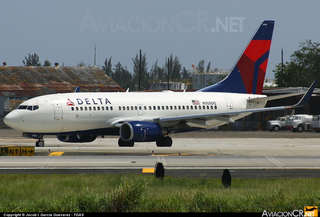 N305DQ - Boeing 737-732 - Delta Air Lines