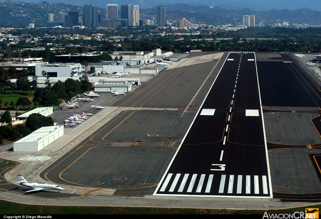 KSMO - Pista de aterrizaje - Aeropuerto