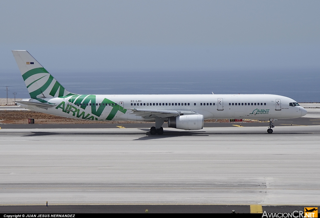 EC-LBC - Boeing 757-28A - Mint Airways