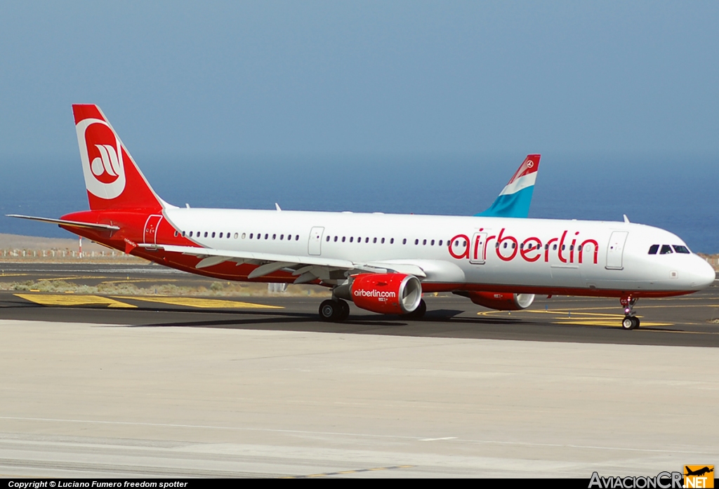 D-ABCG - Airbus A321-211 - Air Berlin