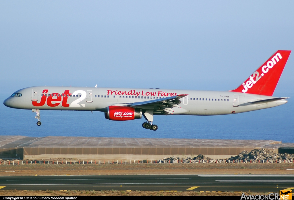 G-LSAH - Boeing 757-21B - Jet2.com